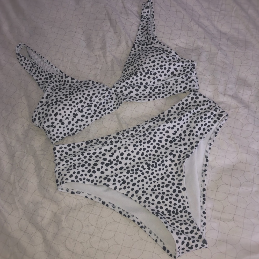 SOLD ON CURTSY ❌